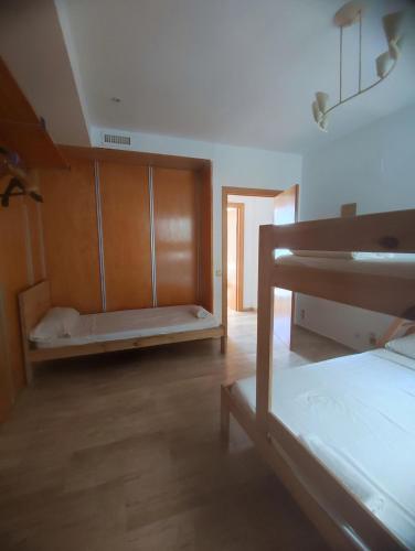 Close to the sea, large (170 m2) apartment+BIKES