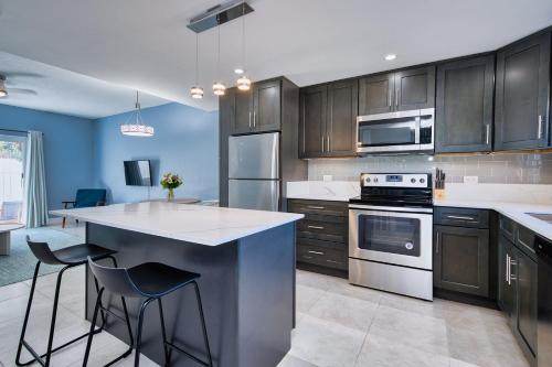 Dapur atau dapur kecil di Beach Bliss by 7M Beach