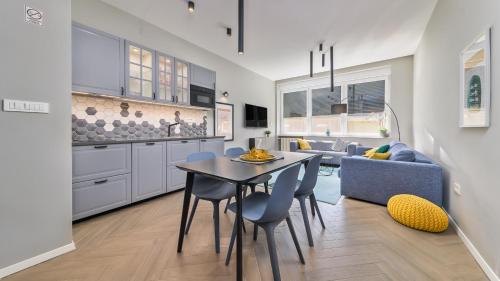Main square apartments 1