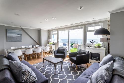 Χώρος καθιστικού στο Seascape Beach House Hayling Island