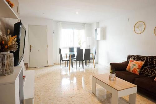 Posezení v ubytování Amplia casa en Granada ideal para familias