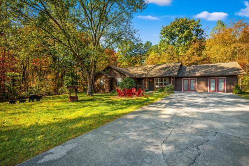 Peaceful Mtn View- Hot Tub- Fire Pit- Pets- Pond photo 9