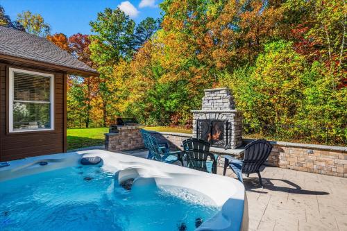 Peaceful Mtn View- Hot Tub- Fire Pit- Pets- Pond photo 25