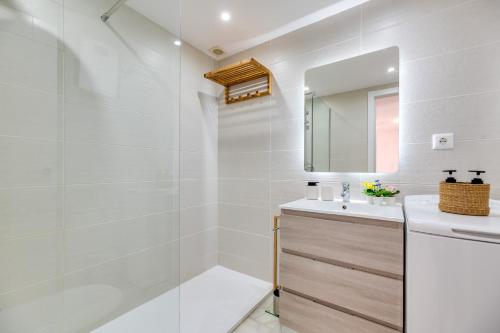 apartamento con amplio porche y bbq