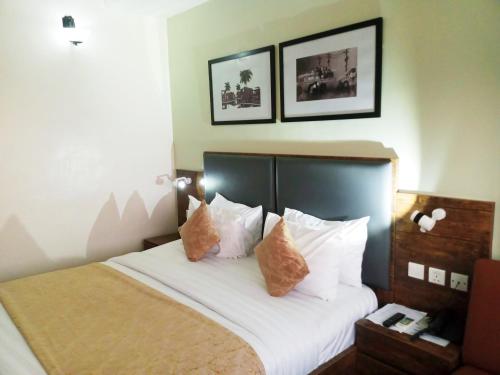 Katil atau katil-katil dalam bilik di Five Clover Monastery Road