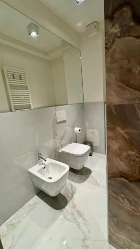 Bagno di La CHARTREUSE Luxury Suites