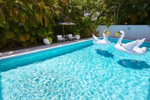 Foto FIFA 2026 Hub: 8mi to Stadium + Private Pool Oasis 6