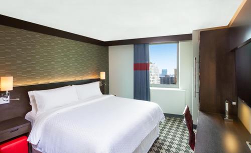 Four Points by Sheraton New York Downtown Image