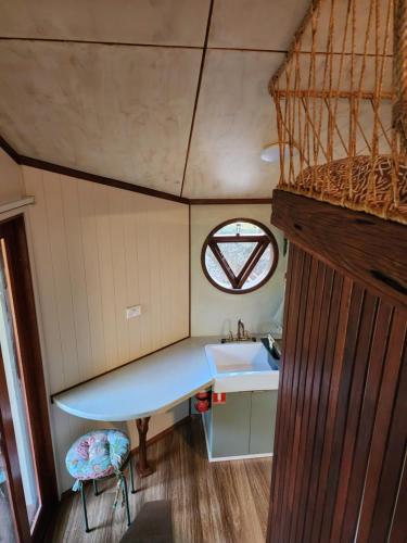 Foto dalla galleria di ZEN House Tiny house by the lake a Narara