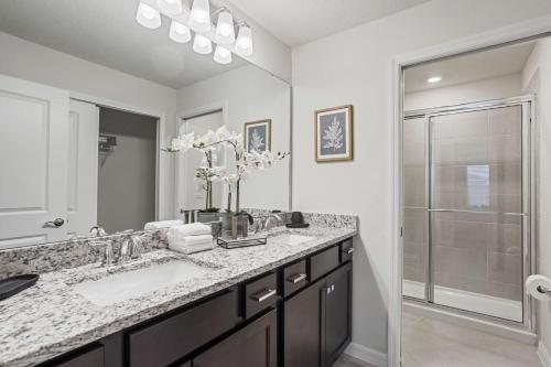 BRAND New 5 bed Villa in Windsor Cay photo 17
