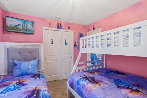 BRAND New 5 bed Villa in Windsor Cay photo 29