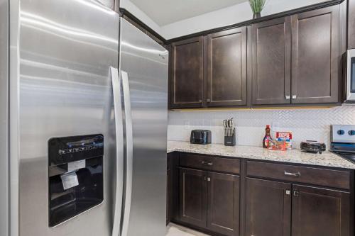 BRAND New 5 bed Villa in Windsor Cay photo 10