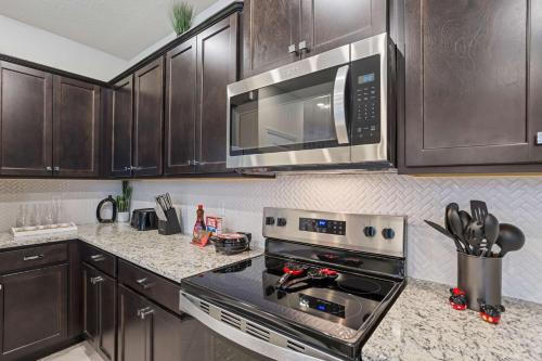 BRAND New 5 bed Villa in Windsor Cay photo 11