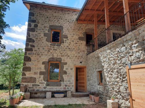 Το κτήριο όπου στεγάζεται  η παραθεριστική κατοικία
