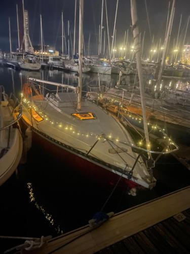 Photo de la galerie de l'établissement Nuit à quai, à Canet