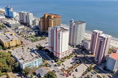 an aerial view of a city with buildings and the ocean at Carolina Grande in Myrtle Beach