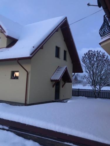 Το Apartament Vanessa u podnóża gór, nad jeziorem Czorsztyńskim τον χειμώνα