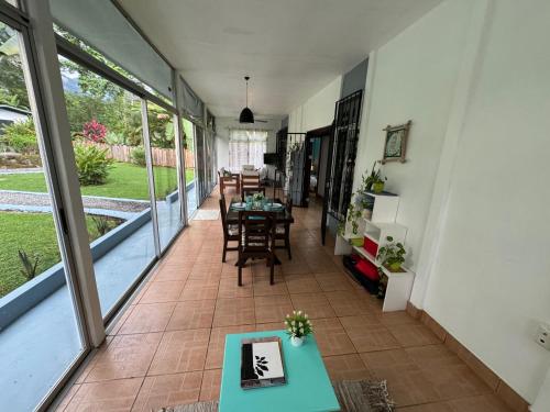 Posezení v ubytování Casa Willow Spacious And Relaxing Property