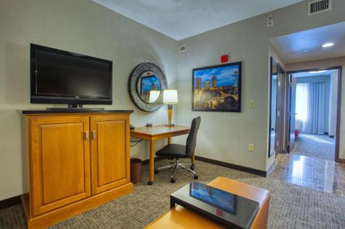 Drury Inn & Suites San Antonio Near La Cantera Image