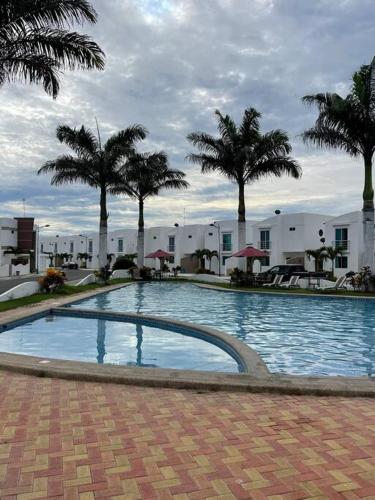 Бассейн в Casa con piscina privada или поблизости