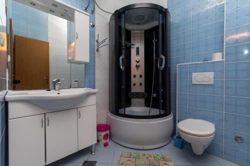 Apartments with parking space Krvavica, Makarska - 23540