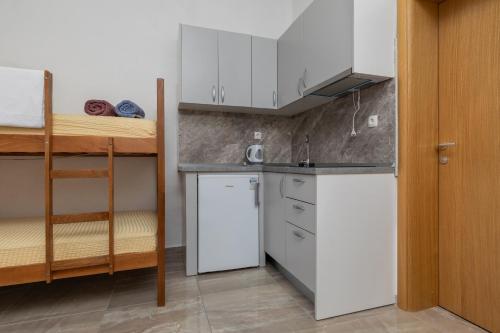 Apartments with parking space Krvavica, Makarska - 23540