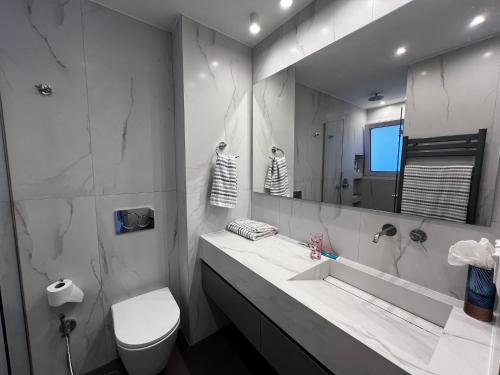 Stunning View Zeas Marina - 2 bedrooms