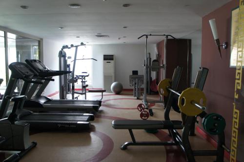 Fitness centrum a/nebo fitness zařízení v ubytování Onkel Resort Hotel