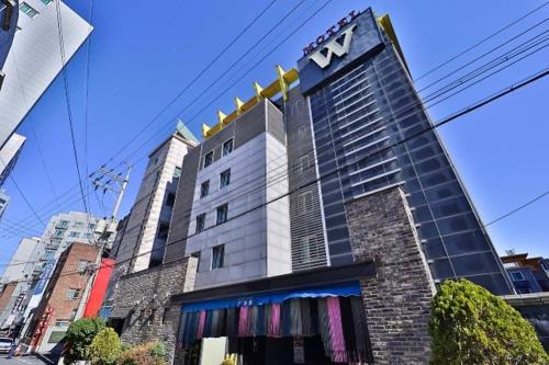 Gallery image of Songtan W Hotel in Pyeongtaek