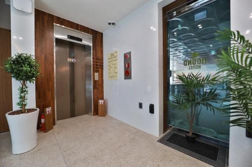 Gallery image of Daegu Seongseo Hound Daegu Seongseo Branch in Pyŏng-ni