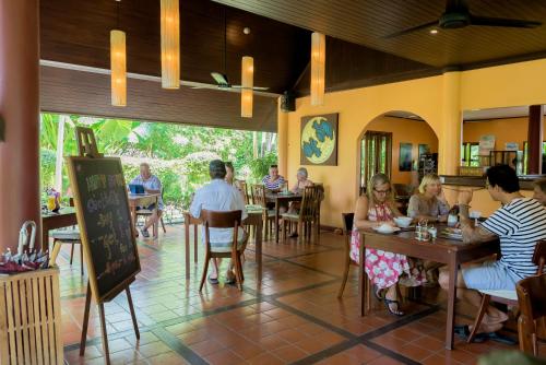 Restaurace v ubytování Palm Garden Resort