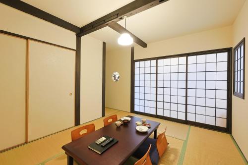 Nijo Tsubakiya