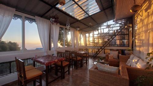Μπαλκόνι ή βεράντα στο Indivar Homestay