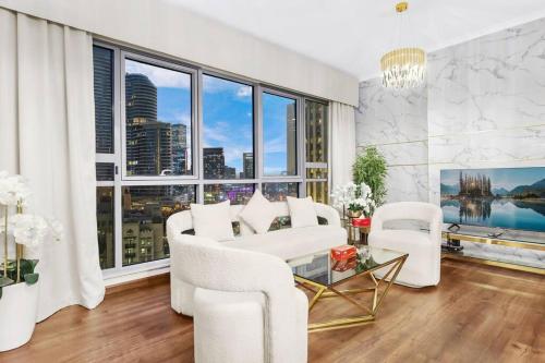 Istumisnurk majutusasutuses Walk to Burj Khalifa from this 2BR with Skyline Balcony View
