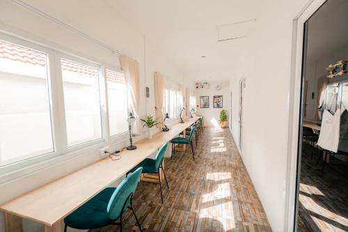 Blessings Home & Caféにあるテレビまたはエンターテインメントセンター