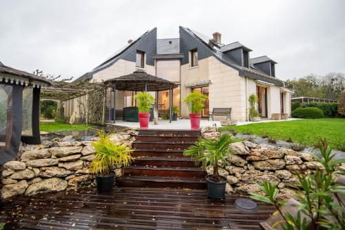 Κήπος έξω από το Les Paillotes de la Haute Mazère