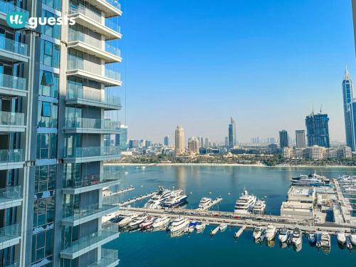 HiGuests - Modern Coastal Retreat Marina Vista 2