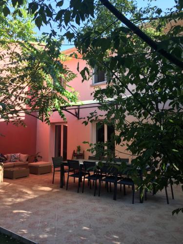 Villa Rose Près centre ville 4 chambres jardin