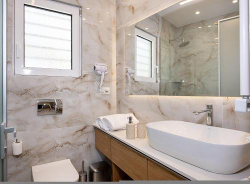 Cherry Central Luxury Suites
