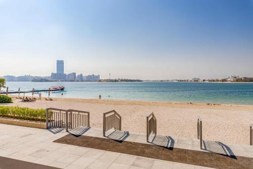 Fotografie z fotogalerie ubytování Luxury Azizi Mina Beachfront Apartments v Dubaji
