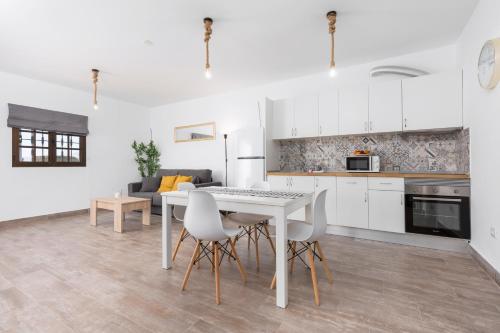 Home2Book Cozy Casa Papá, Bright Terrace & BBQ