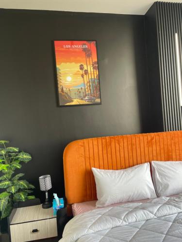 Кровать или кровати в номере SkyPark One Penthouse - Islamabad