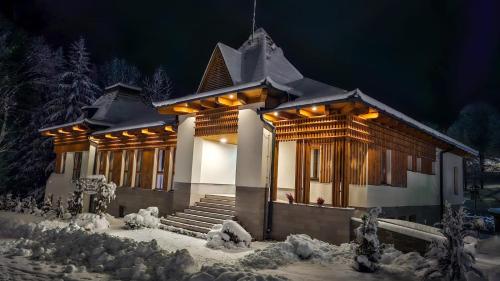 Tòa nhà nơi khách sạn tọa lạc