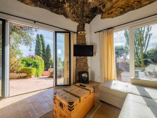 Cubo's Villa Las Capuchinas & Cave House