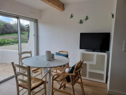 Et tv og/eller underholdning på RDC au bord des falaises