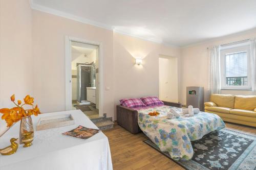 Little Mermaid of Stresa - Happy Rentals photo 3