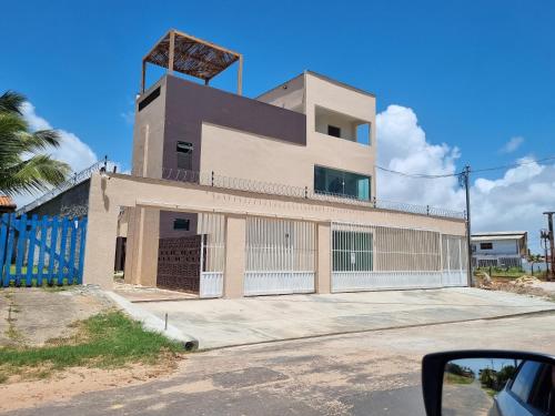 Tòa nhà nơi nhà nghỉ dưỡng tọa lạc