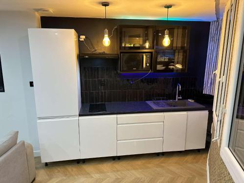 Η κουζίνα ή μικρή κουζίνα στο Cannebiere, house