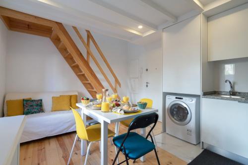 Host Wise - Sunny Bright Duplexes & Pool
