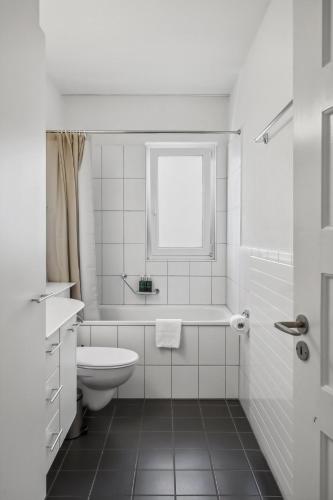 Ванная комната в Comfortable stay in Oerlikon 20 minutes away from Zurich Airport